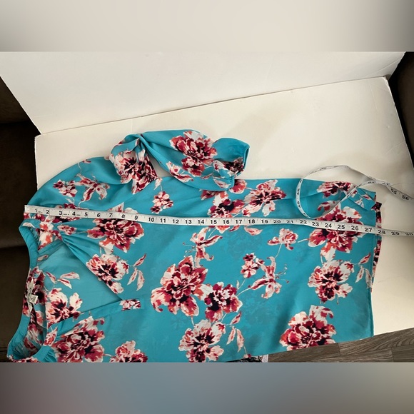 The Pioneer Woman   Tunic Top Blouse V Neck Semi- Sheer Size M Floral 3/4 Sleeve - Picture 14 of 15